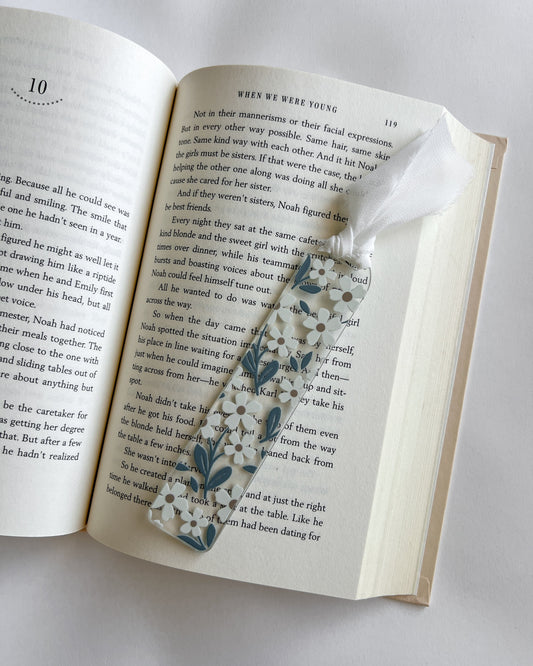 White Daisy Acrylic Bookmark